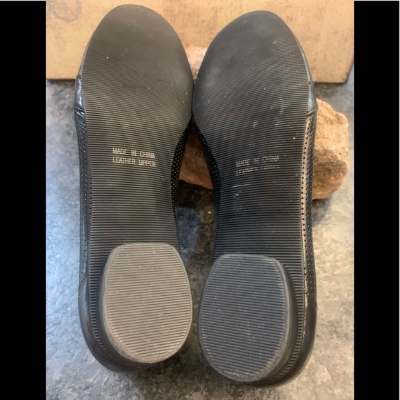 Ros Hommerson Black Leather Flats w/Bow sz 8.5 - Picture 4 of 6